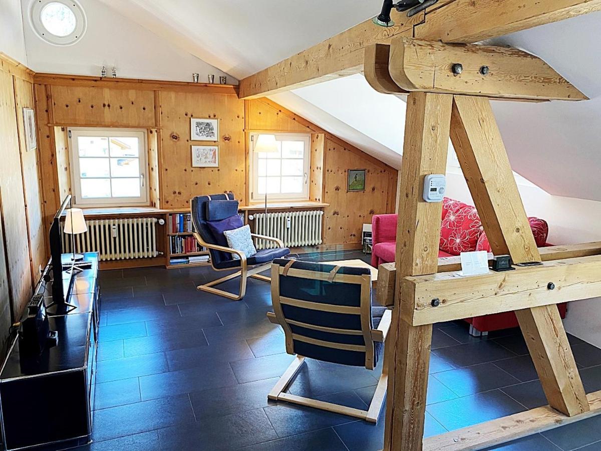 Alpenstil - 60M2 Dachstockwohnung Mit Garage - Bm186 Pontresina Eksteriør bilde